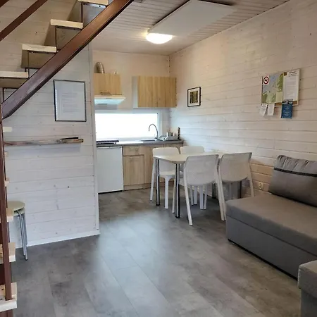 Homes In Mi Dzyzdroje For 4 People 미엥지즈드로예